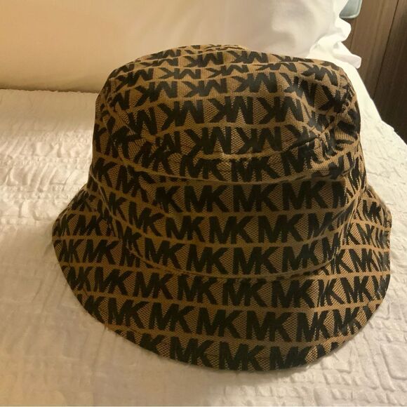 Michael kors bucket hat signature canvas NWOT main image 8